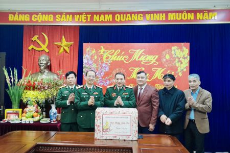 Lãnh đạo Ban Quản lý Lăng Chủ tịch Hồ Chí Minh chúc Tết  các cơ quan, đơn vị trong đêm giao thừa Tết Giáp Thìn 2024